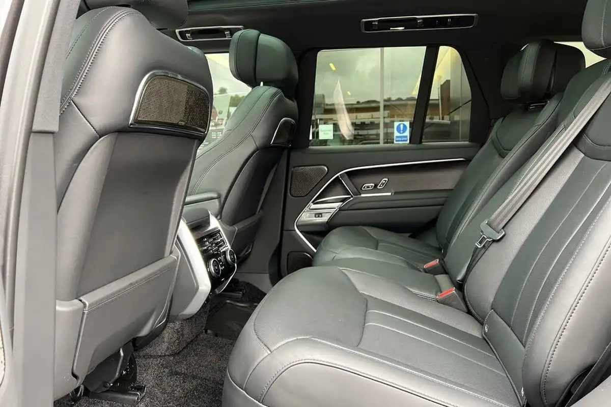 2024-land-rover-range-rover-30-p400-autobiography-lwb-big-29