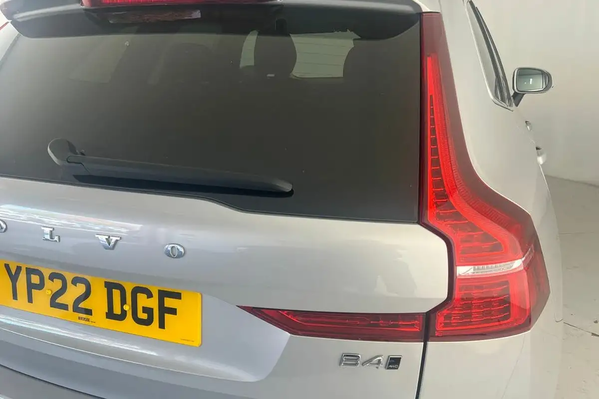 2021-volvo-xc60-20td-b4-momentum-awd-big-19