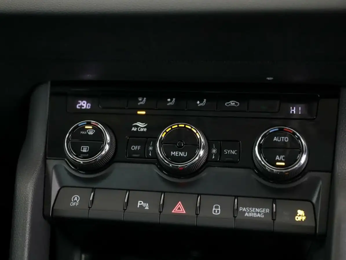 2021-skoda-karoq-15-tsi-se-technology-dsg-big-25