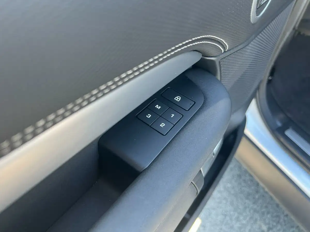 2021-land-rover-discovery-30-d250-r-dynamic-se-250ps-big-71