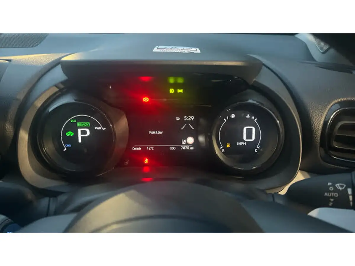 2022-toyota-yaris-cross-15-vvt-i-excel-city-packpan-roof-big-8