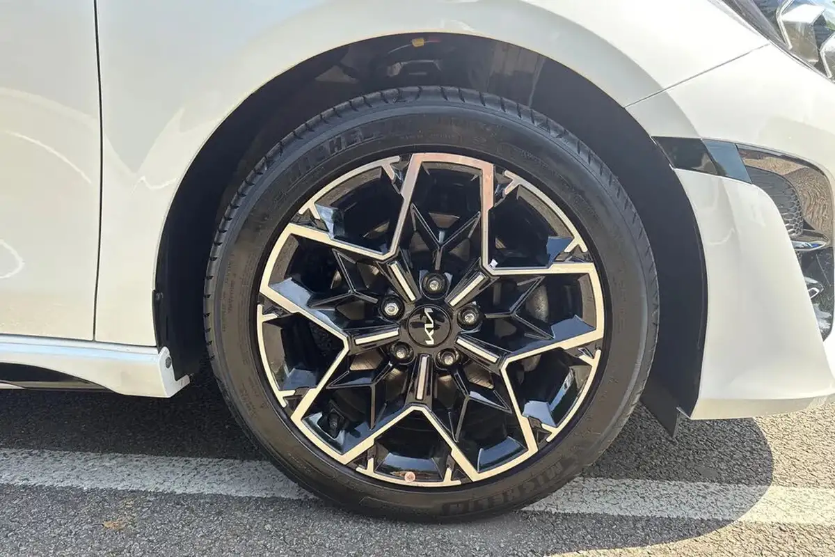 2024-kia-ceed-15-t-gdi-gt-line-138bhp-big-9