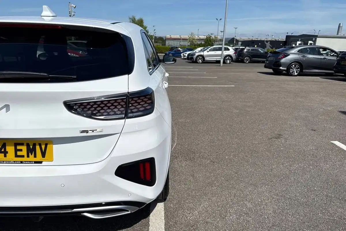 2024-kia-ceed-15-t-gdi-gt-line-138bhp-big-33
