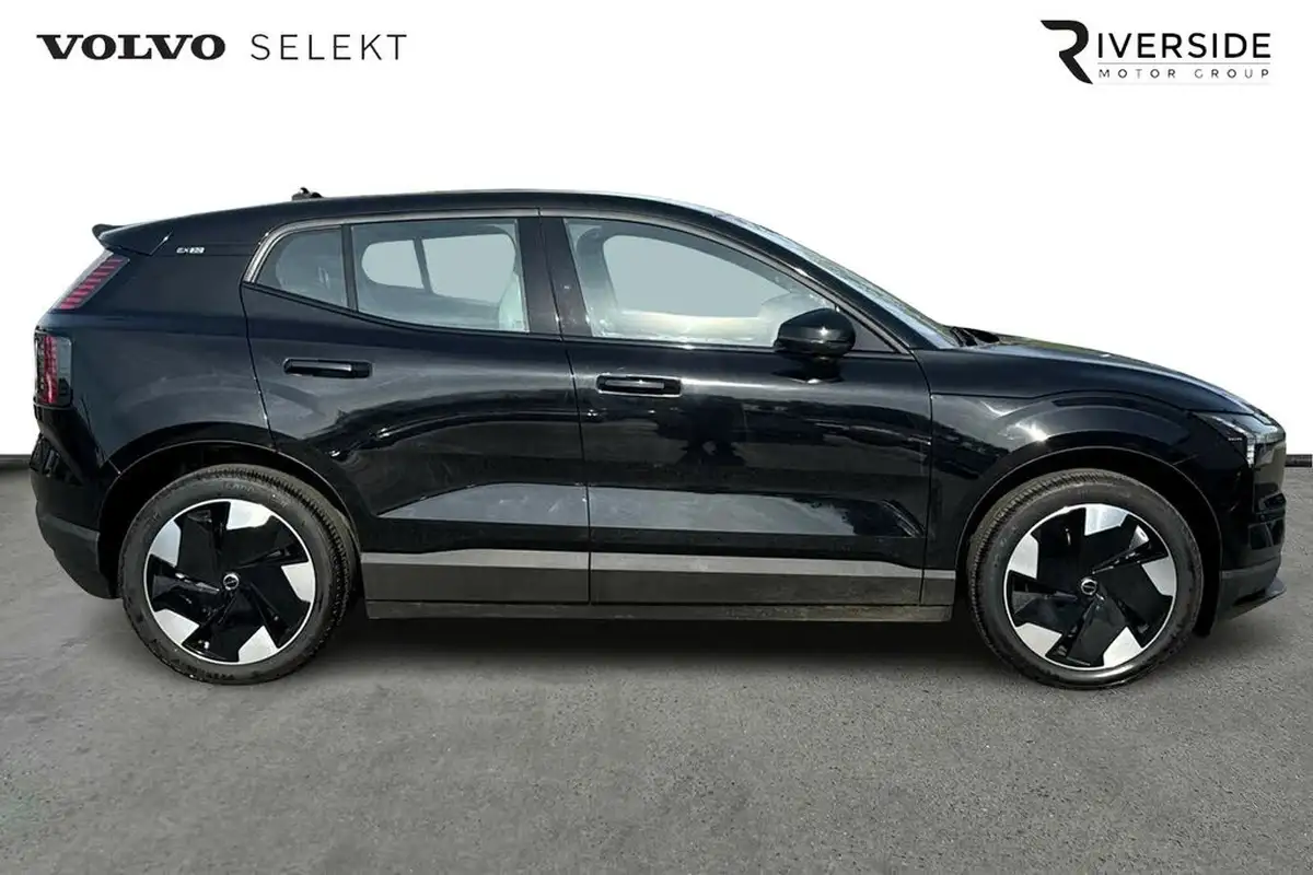 2024-volvo-ex30-e-single-motor-plus-extended-range-big-3