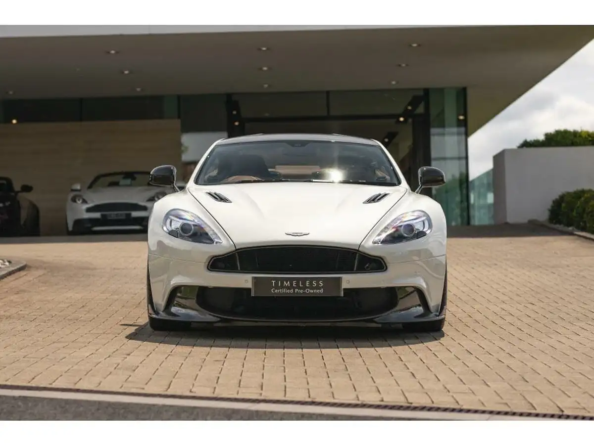 2018-aston-martin-vanquish-big-11