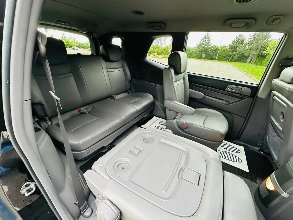 2013-kgm-ssangyong-turismo-20td-ex-big-18
