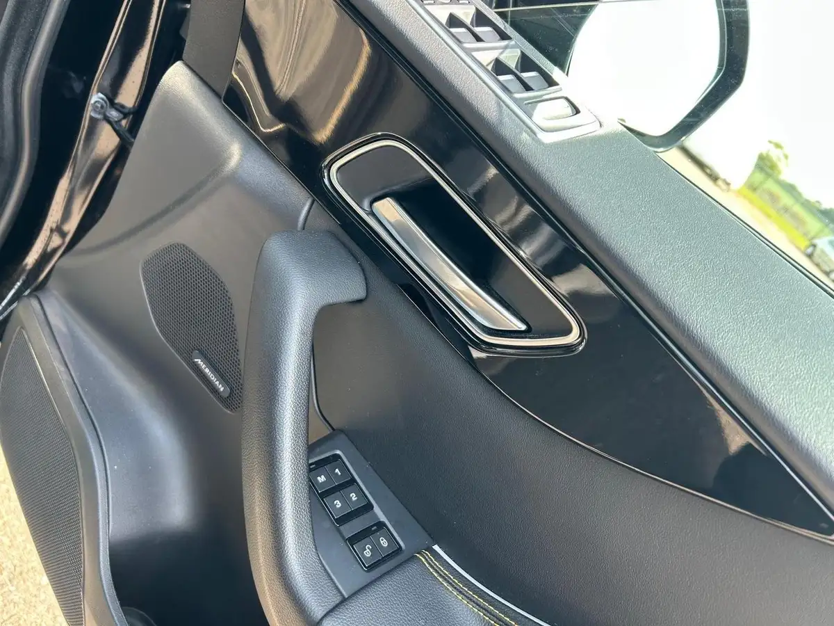2020-jaguar-f-pace-30td-300-sport-big-7
