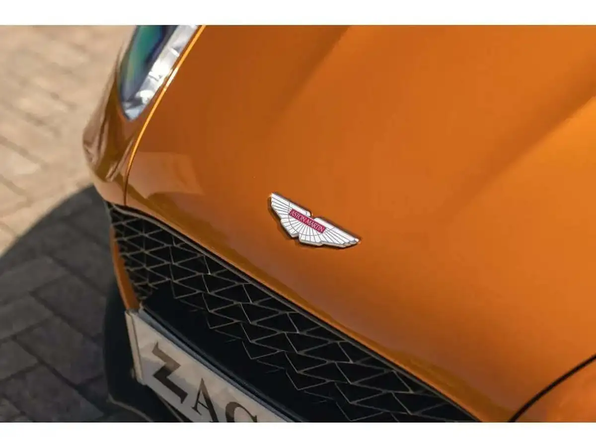 2019-aston-martin-vanquish-59-zagato-big-19