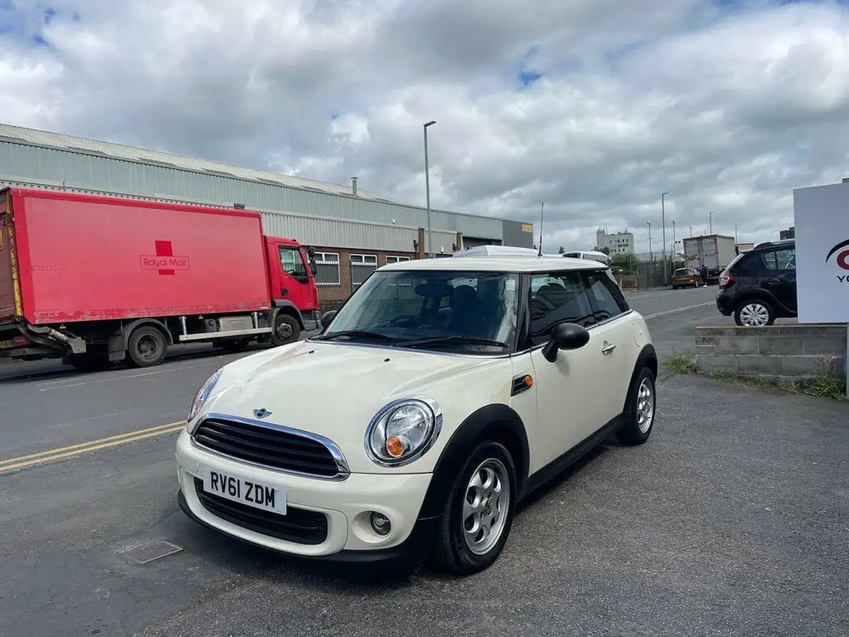 2011-mini-cooper-16-first-big-3
