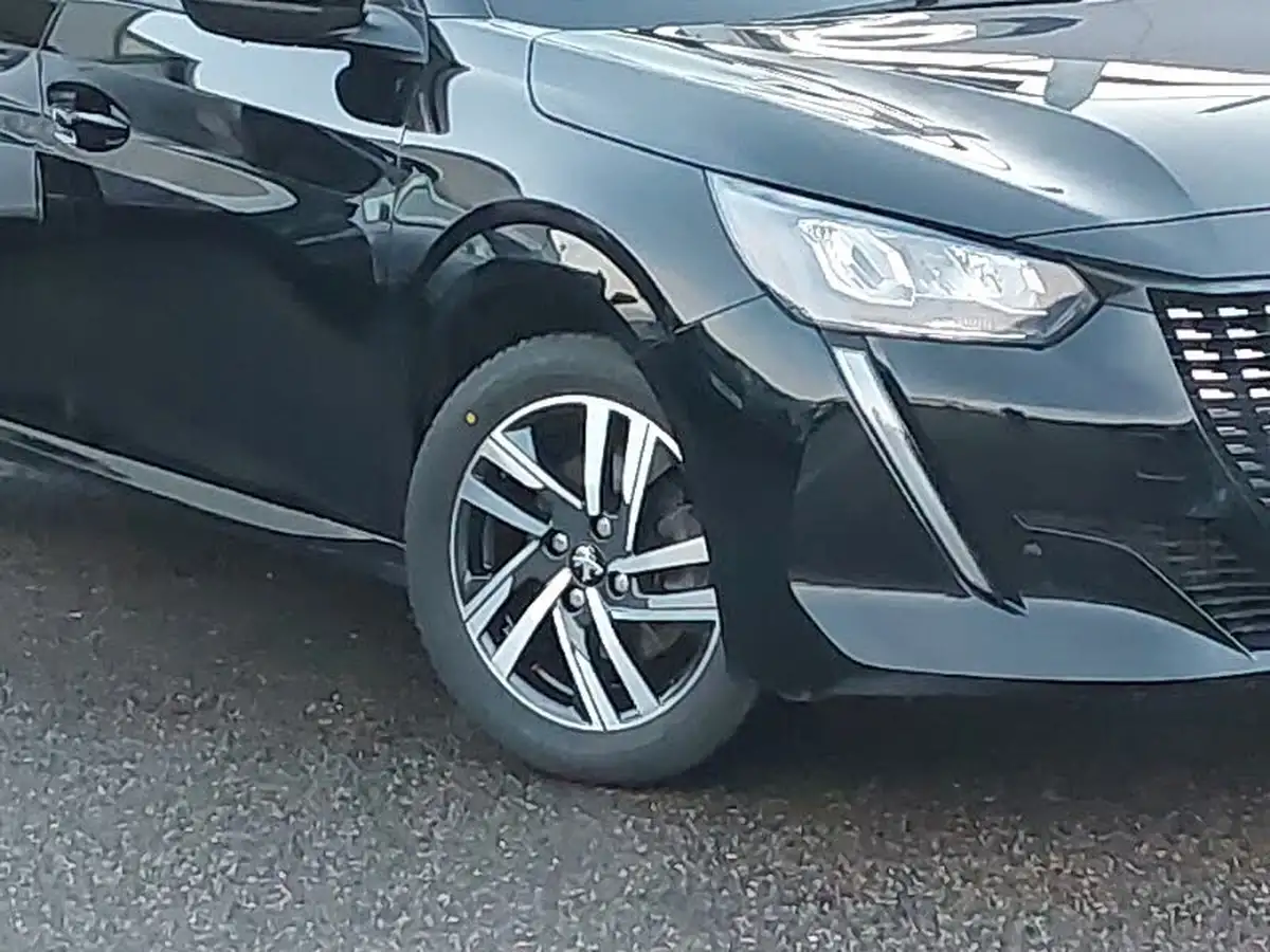 2021-peugeot-208-12-puretech-allure-100bhp-big-8