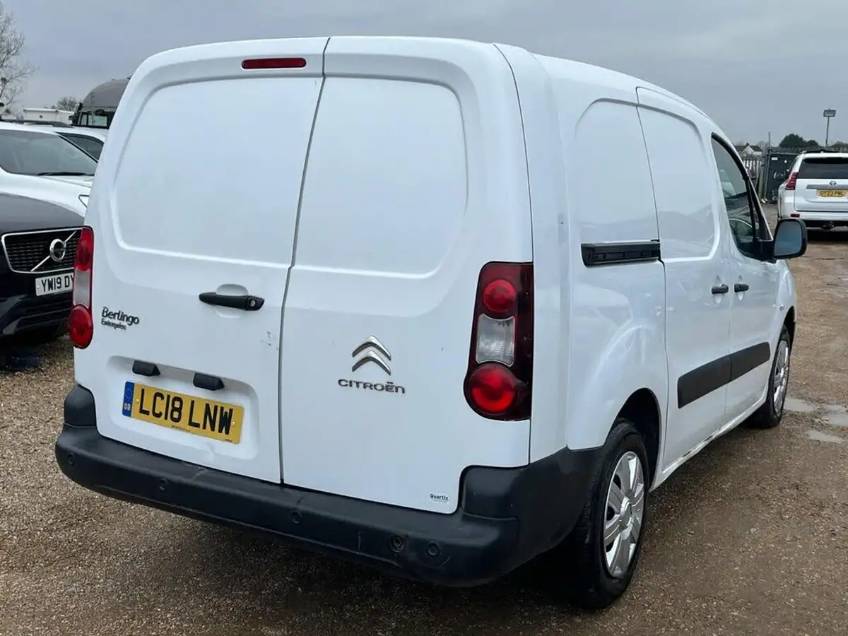 2018-citroen-berlingo-16td-l2-750-lx-panel-big-4