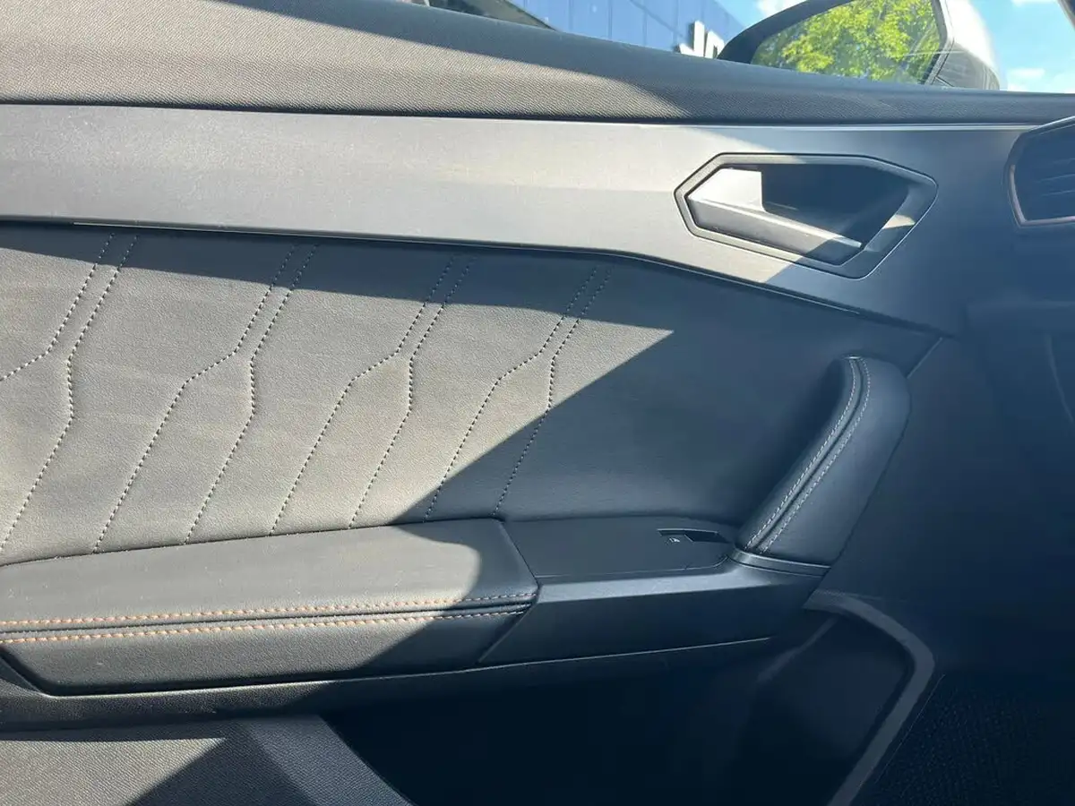 2022-cupra-formentor-14-e-hybrid-vz1-big-24