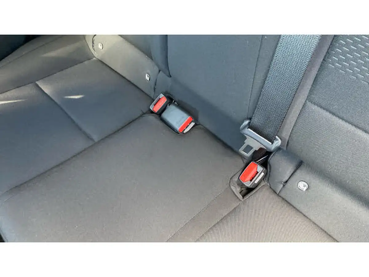 2024-hyundai-i20-10-t-gdi-premium-big-16