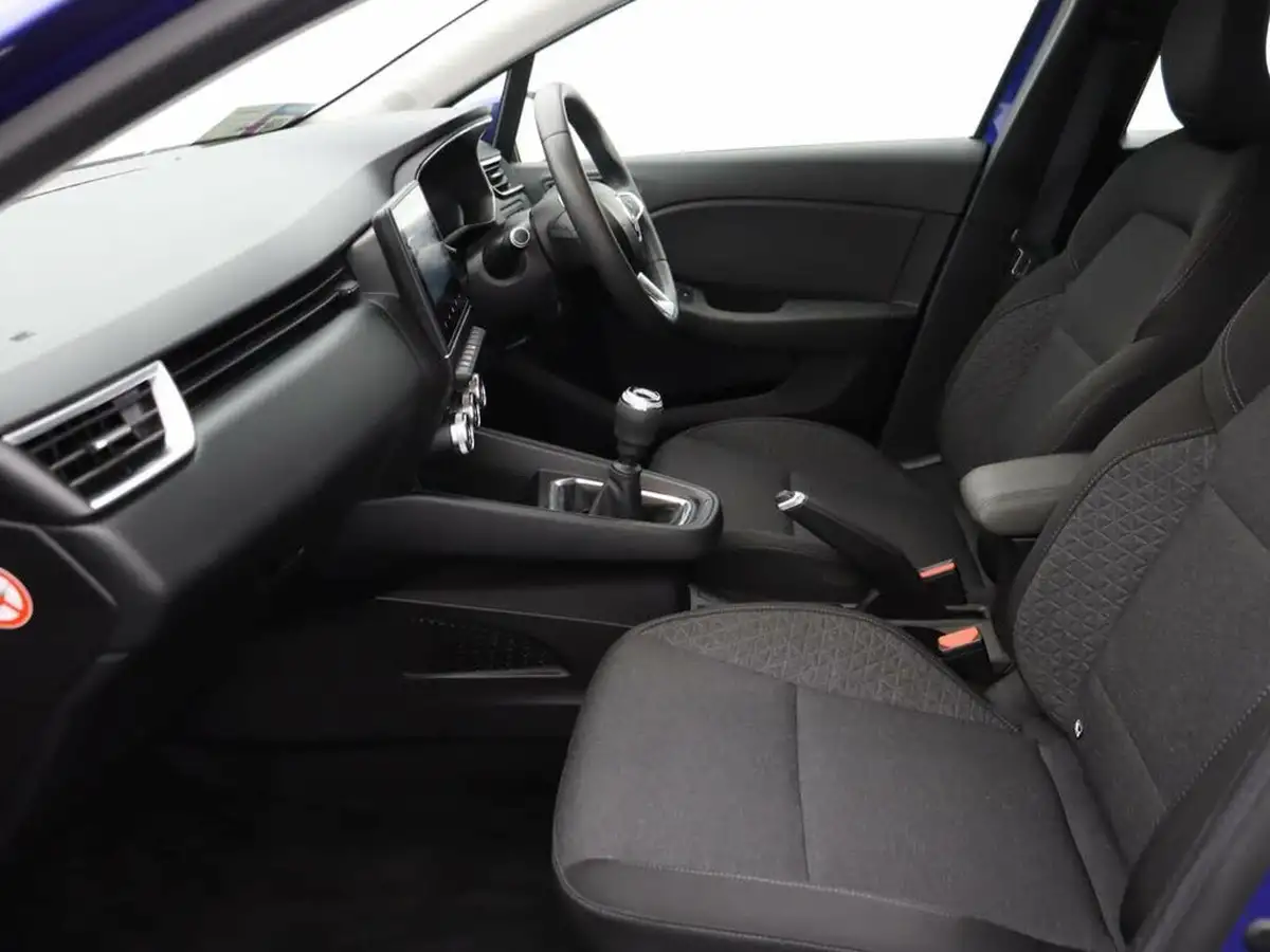 2021-renault-clio-10-tce-iconic-90ps-big-12