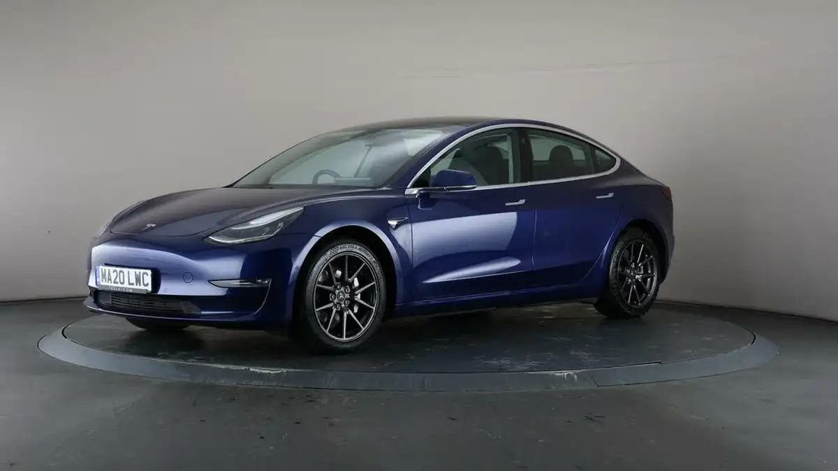 2020-tesla-model-3-e-long-range-big-41