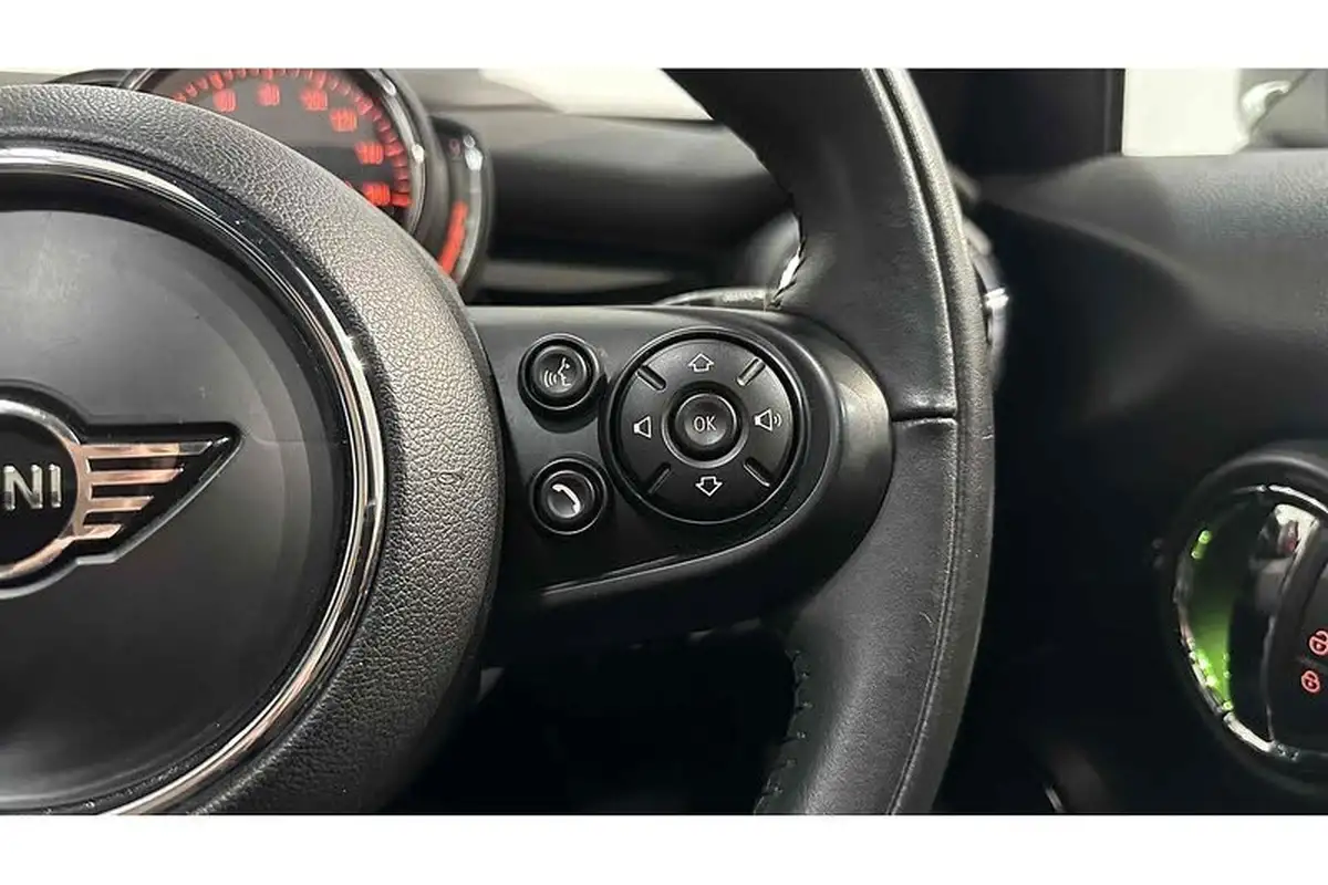 2018-mini-cooper-15-cooper-series-ii-ss-hatchback-5d-auto-big-37