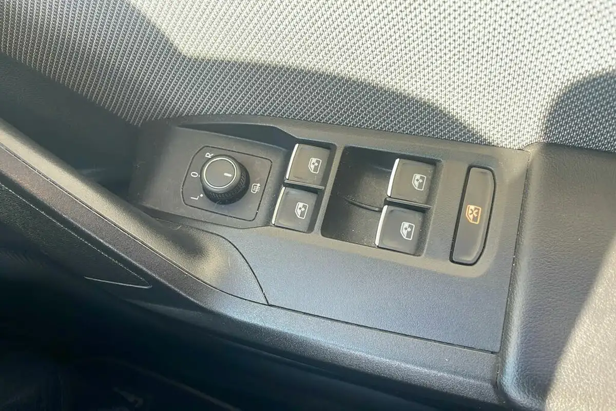 2020-seat-leon-15-tsi-evo-se-dynamic-hatchback-big-17