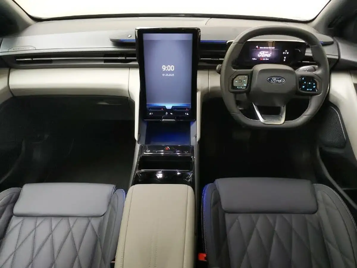 2024-ford-explorer-e-premium-286ps-77kwh-big-2