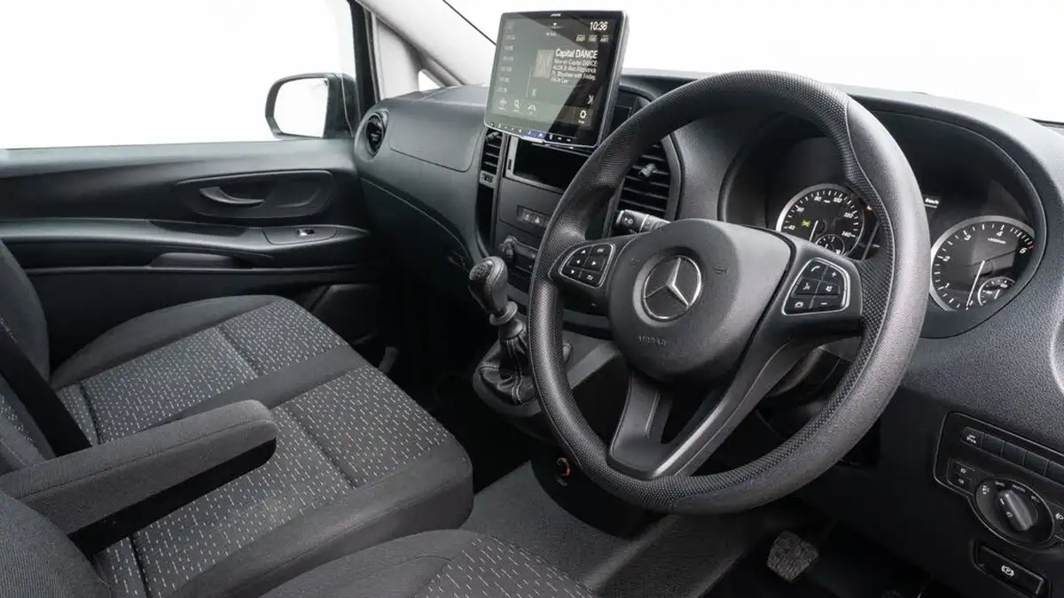 2022-mercedes-benz-vito-big-1