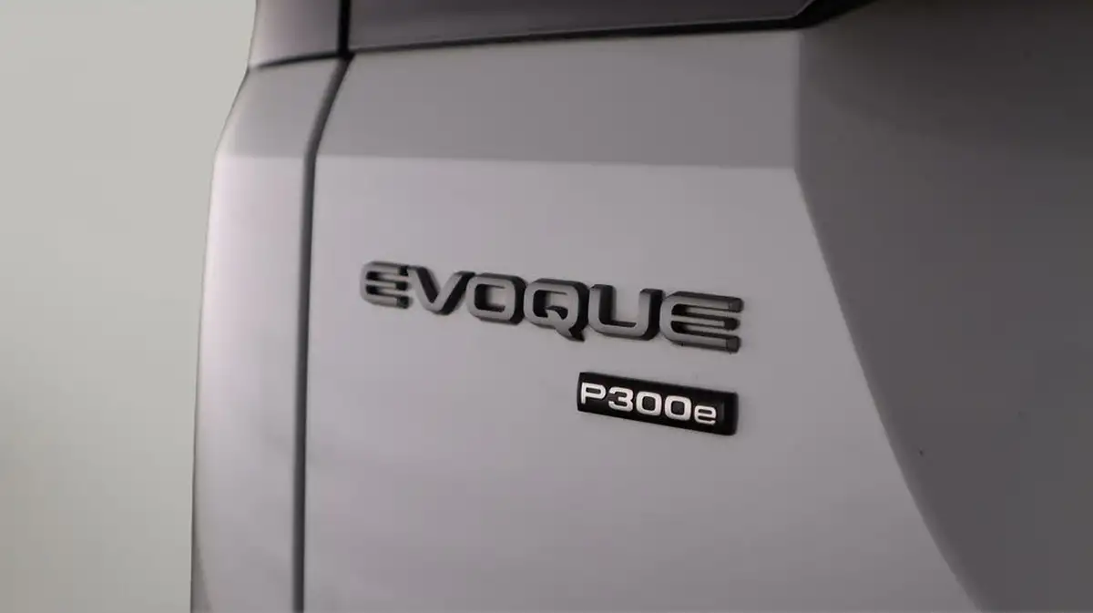 2022-land-rover-range-rover-evoque-15-p300e-r-dynamic-s-big-21