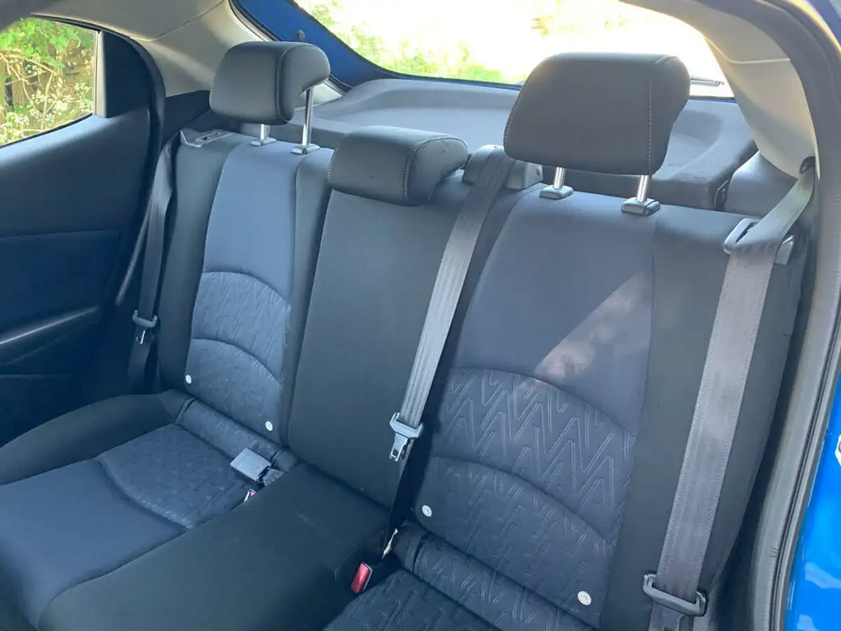 2015-mazda-mazda2-15-se-l-90ps-big-13