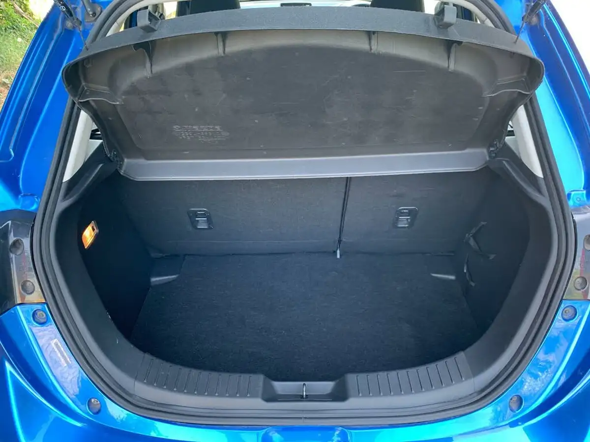 2015-mazda-mazda2-15-se-l-90ps-big-37