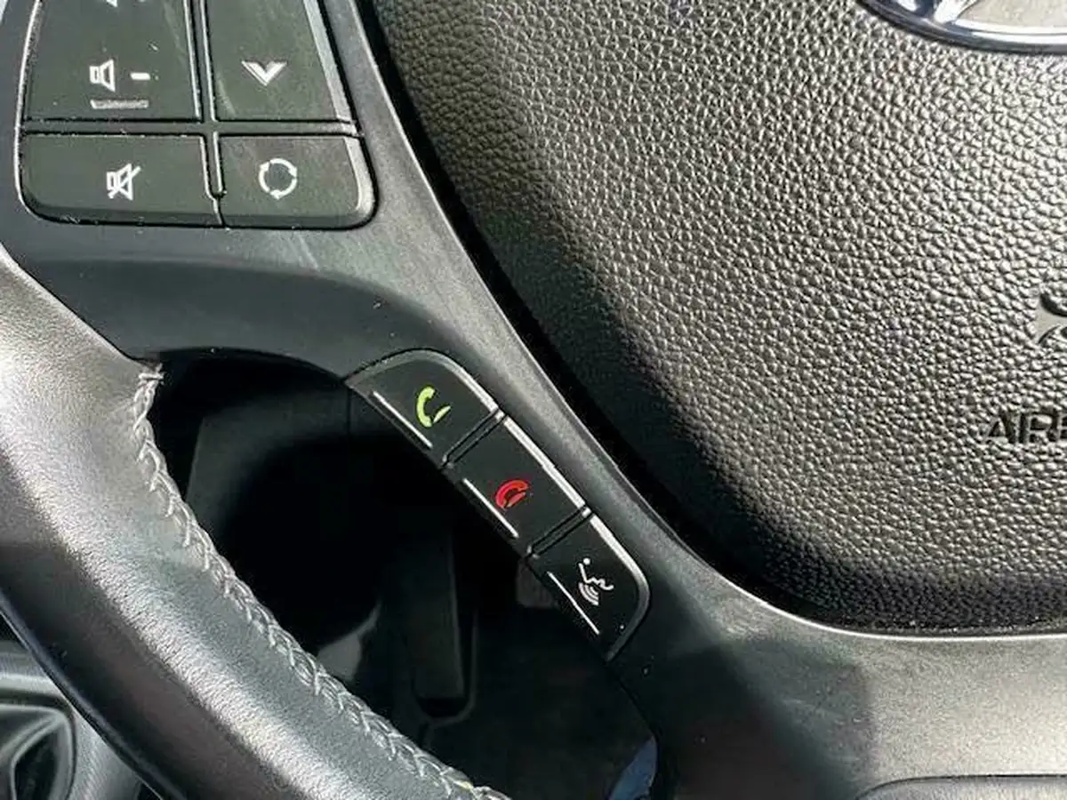 2018-hyundai-i10-10-go-se-67ps-big-17