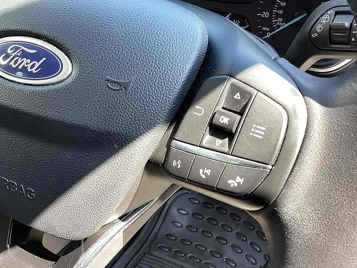 2019-ford-focus-15-zetec-95ps-ss-hatchback-big-20