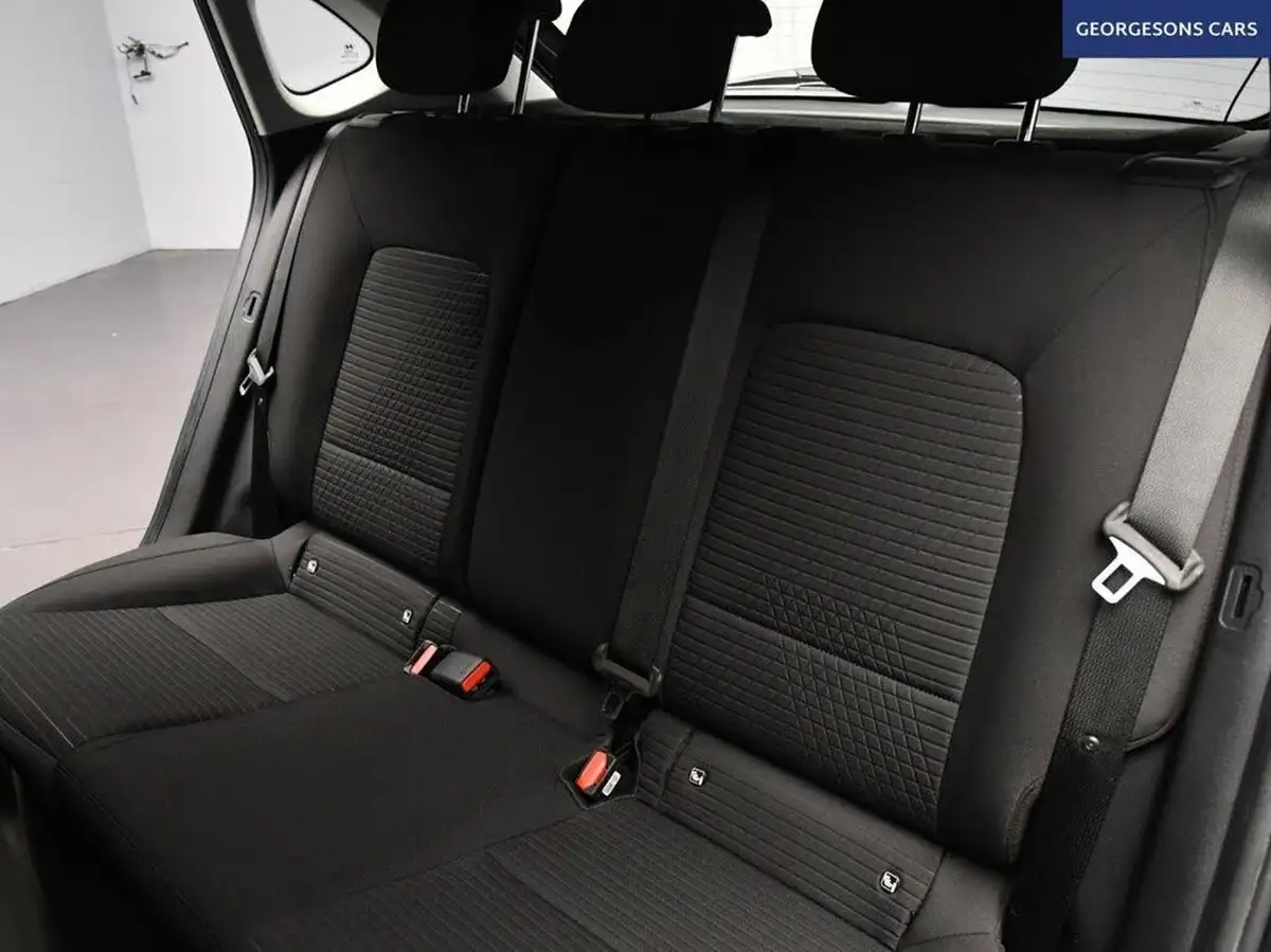 2021-hyundai-i20-10-t-gdi-element-big-17