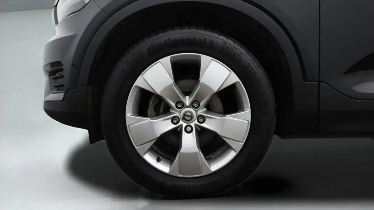 2021-volvo-xc40-15-t3-momentum-163bhp-big-17