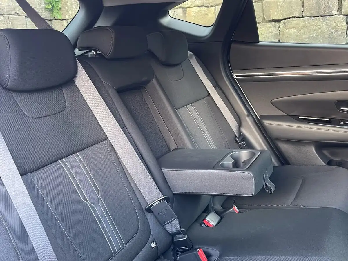 2023-hyundai-tucson-16-t-gdi-premium-150ps-big-18