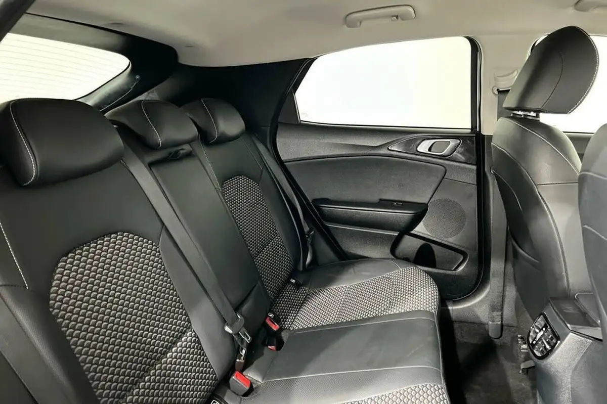 2023-kia-xceed-15-t-gdi-3-158bhp-big-22