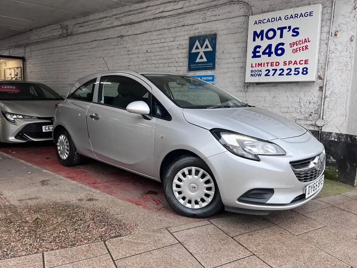 2015-vauxhall-corsa-12-life-3d-big-0