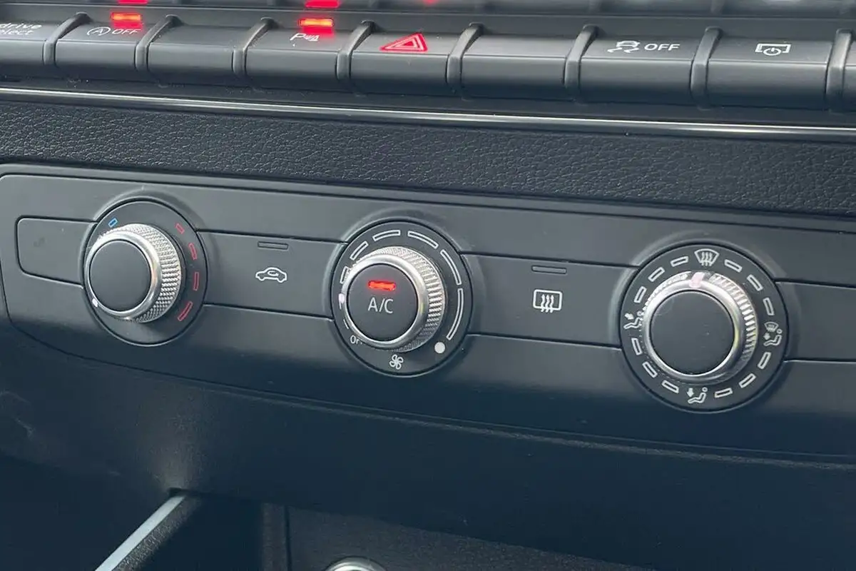 2019-audi-q2-15-35-tfsi-sport-cod-s-tronic-big-42