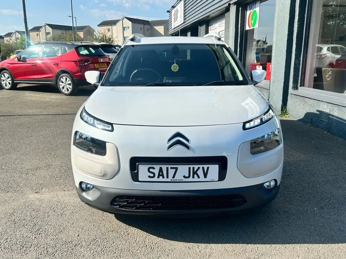 2017-citroen-c4-cactus-12-puretech-w-big-1