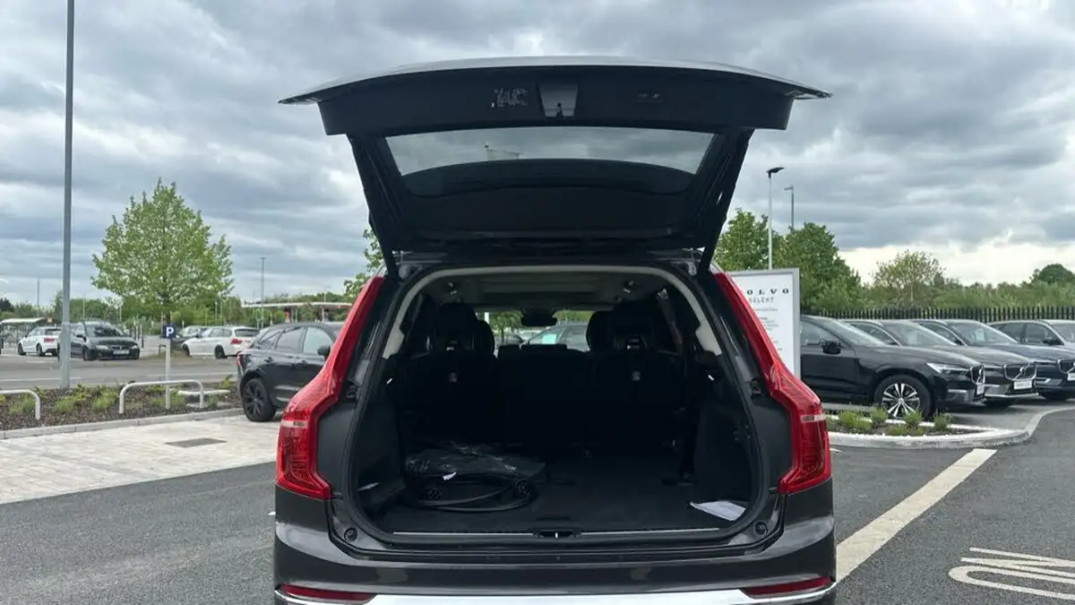 2024-volvo-xc90-20-t8-ultimate-dark-big-12