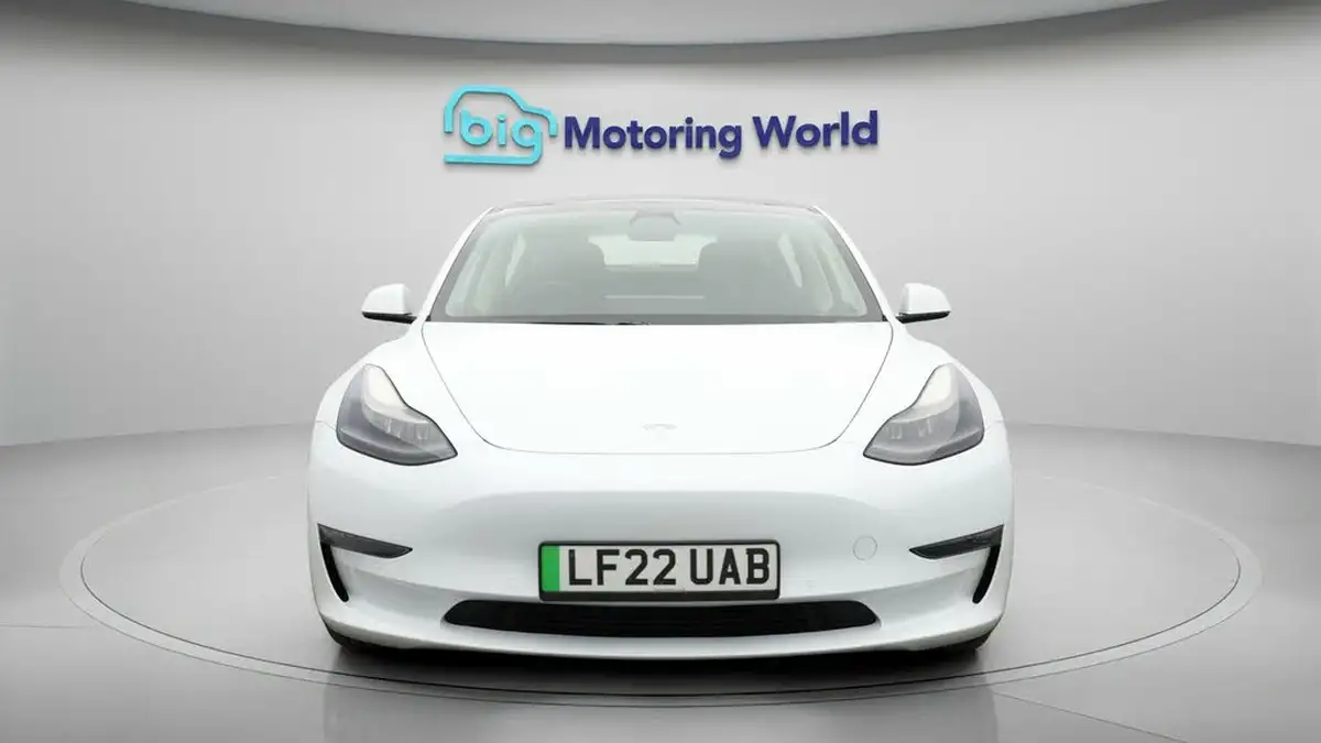 2022-tesla-model-3-e-long-range-big-1