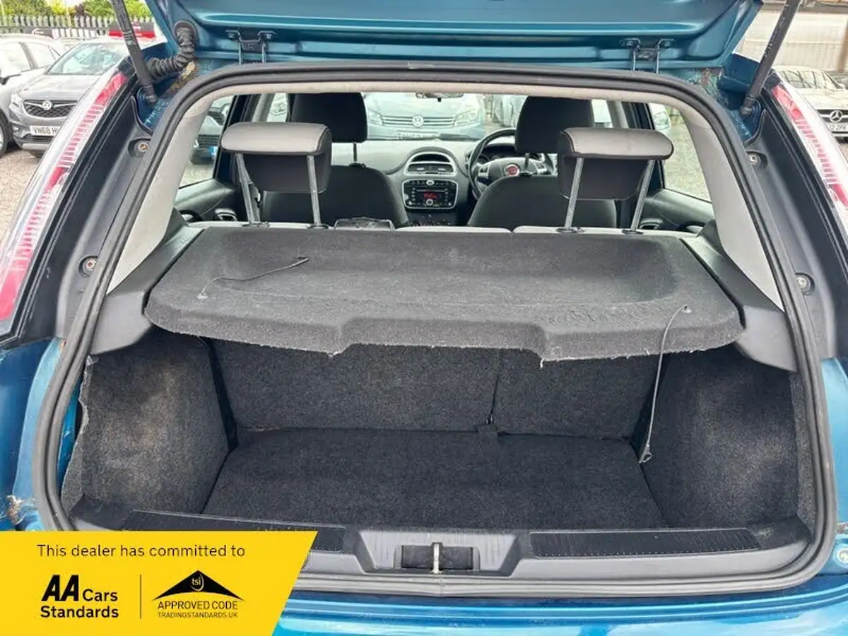 2012-fiat-punto-14-easy-77bhp-5d-dualogic-big-15