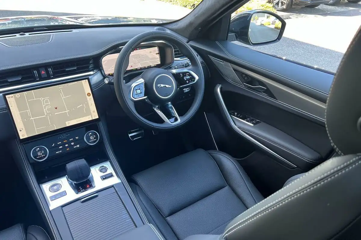 2024-jaguar-f-pace-20-p400e-r-dynamic-hse-black-90th-anniversary-edition-big-21
