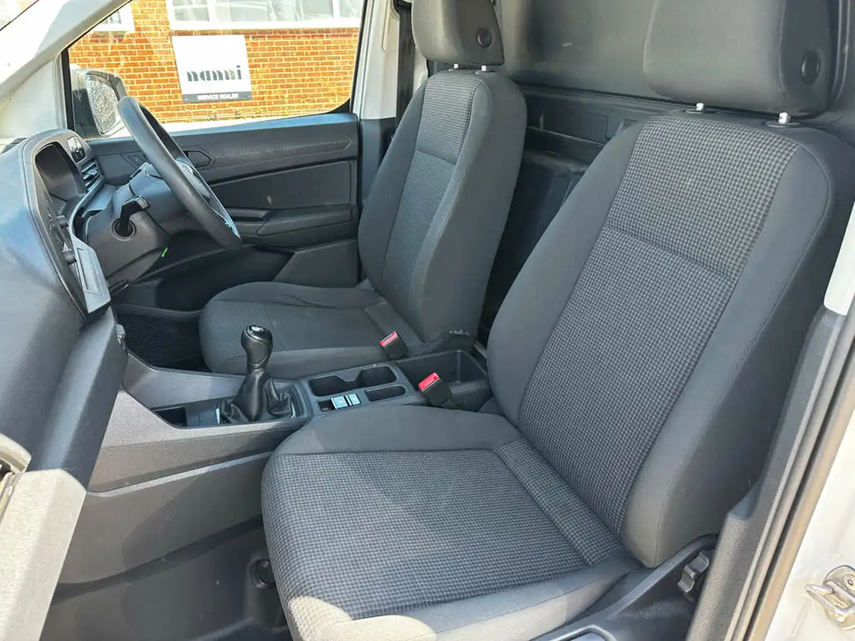 2021-volkswagen-caddy-20tdi-c20-cargo-commerce-102pseu6d-big-17