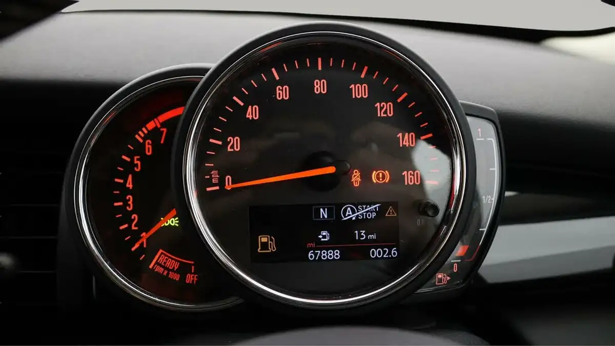2019-mini-cooper-15-cooper-exclusive-134bhp-nav-hatchback-3d-auto-big-9