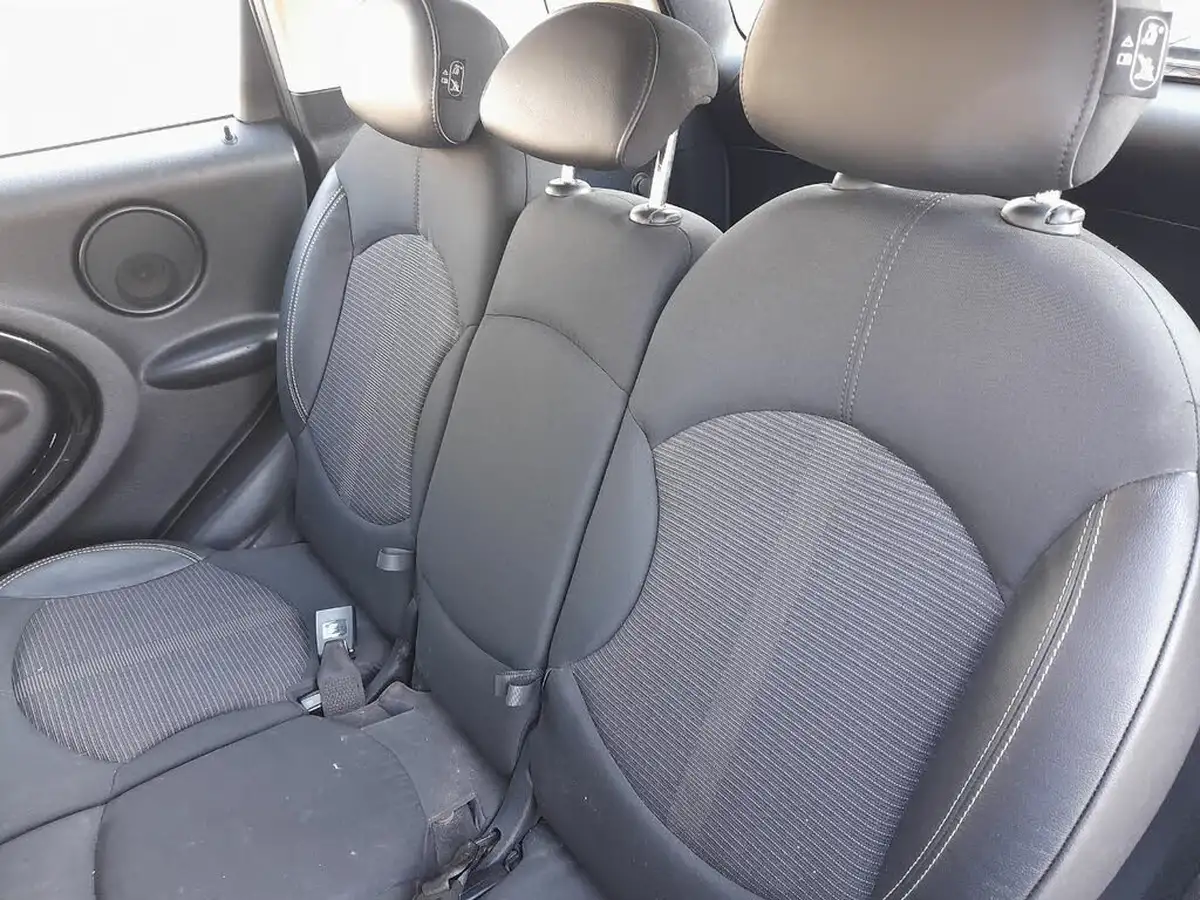 2011-mini-countryman-16-cooper-pepper-big-13