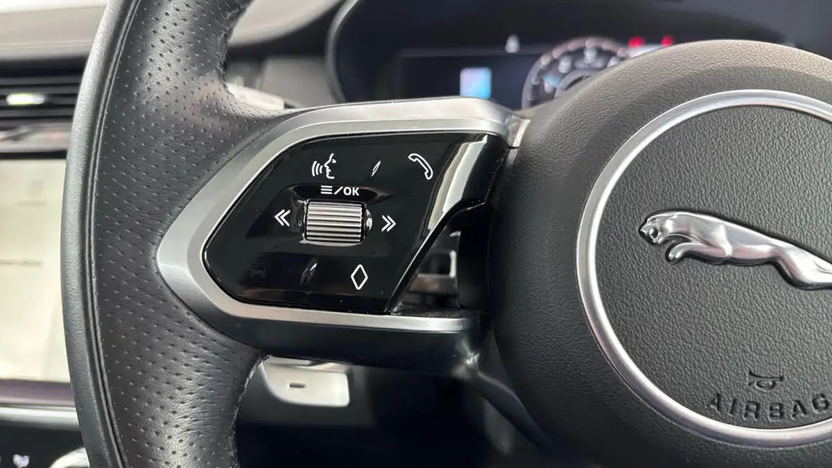 2021-jaguar-e-pace-15-p300e-r-dynamic-se-big-18