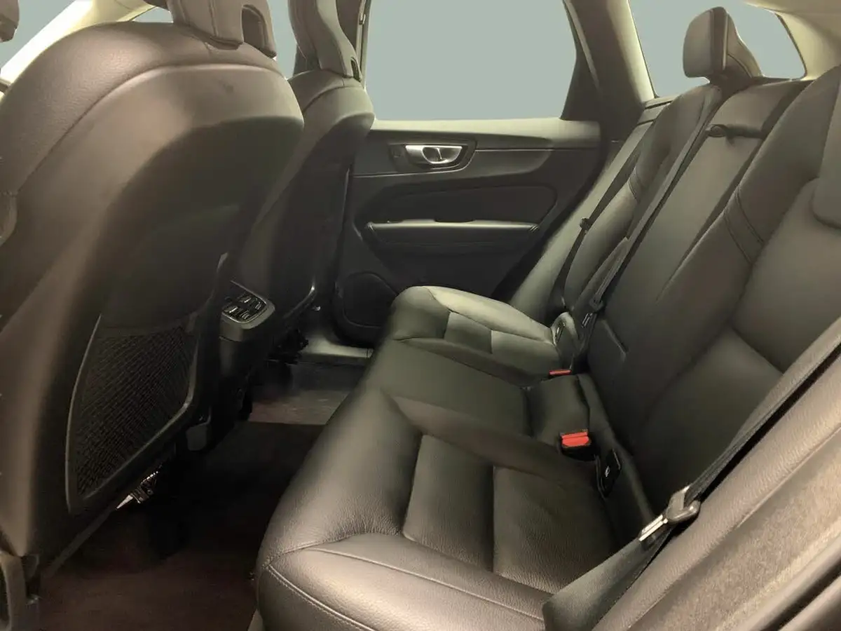 2023-volvo-xc60-20-b5-plus-big-32