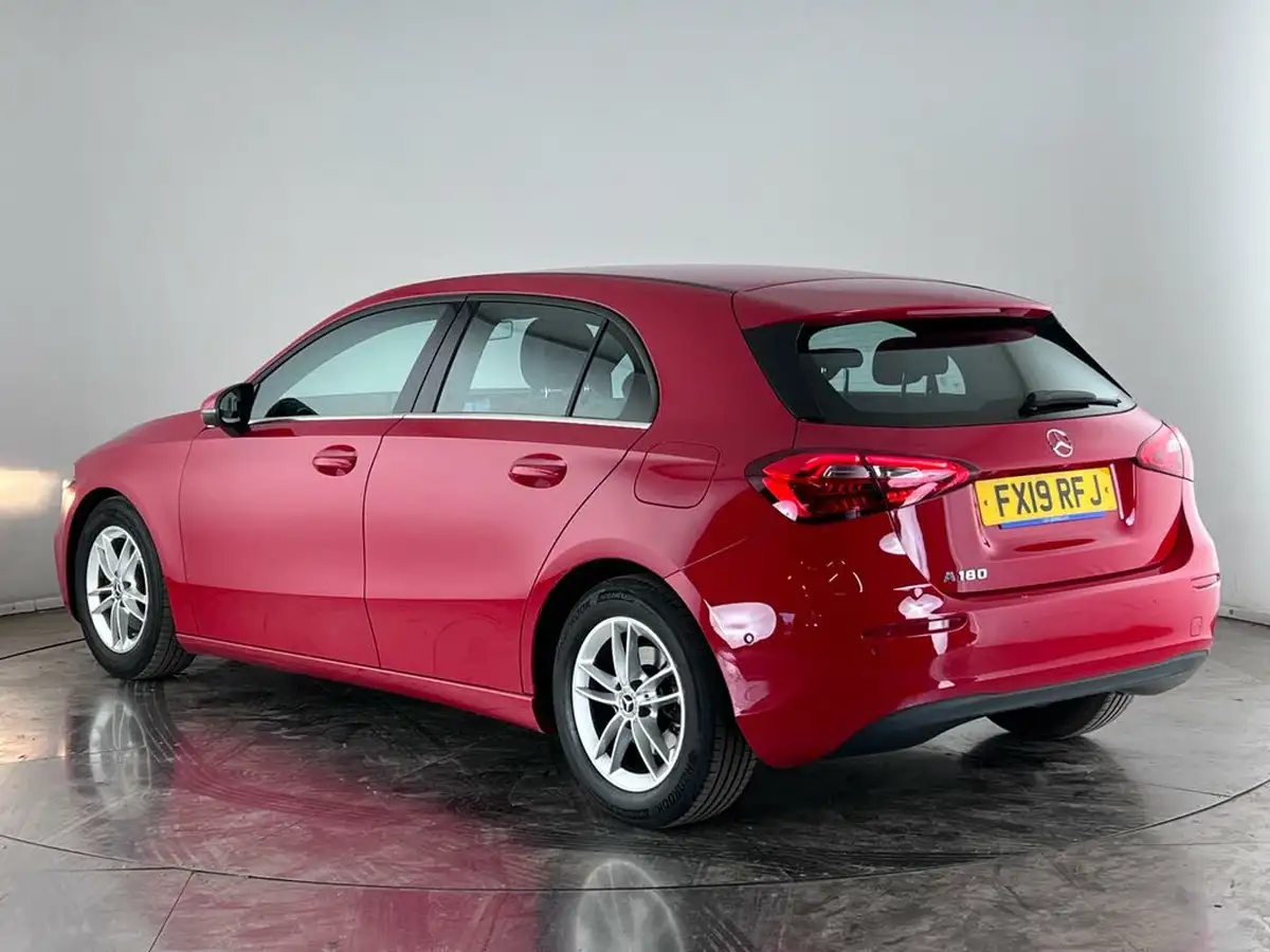 2019-mercedes-benz-a-class-13-a180-se-executive-7g-dct-big-6
