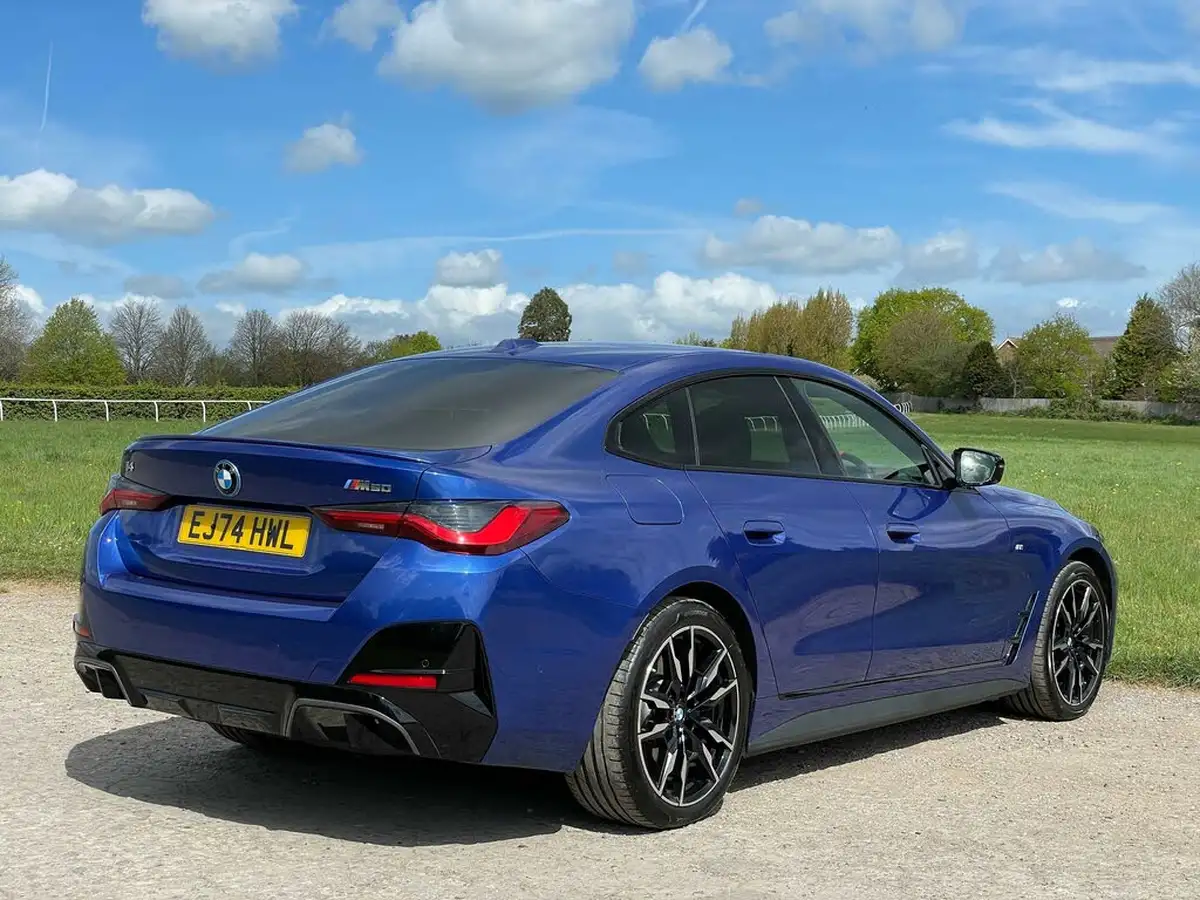 2024-bmw-i4-e-m50-big-26