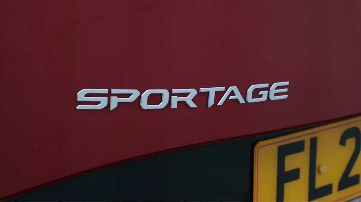 2022-kia-sportage-16-t-gdi-gt-line-s-226bhp-hev-1598cc-auto-big-22