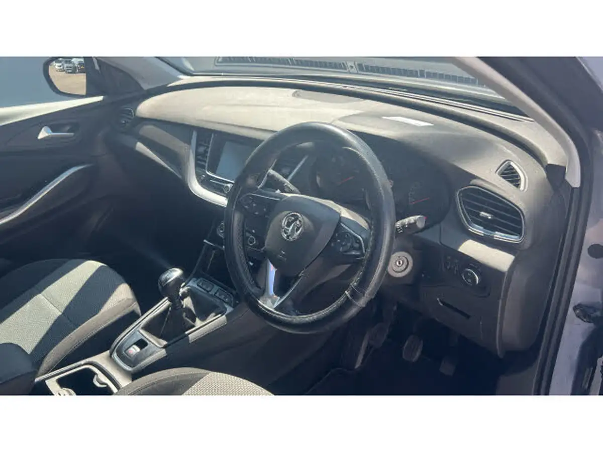2020-vauxhall-grandland-x-12-se-big-10