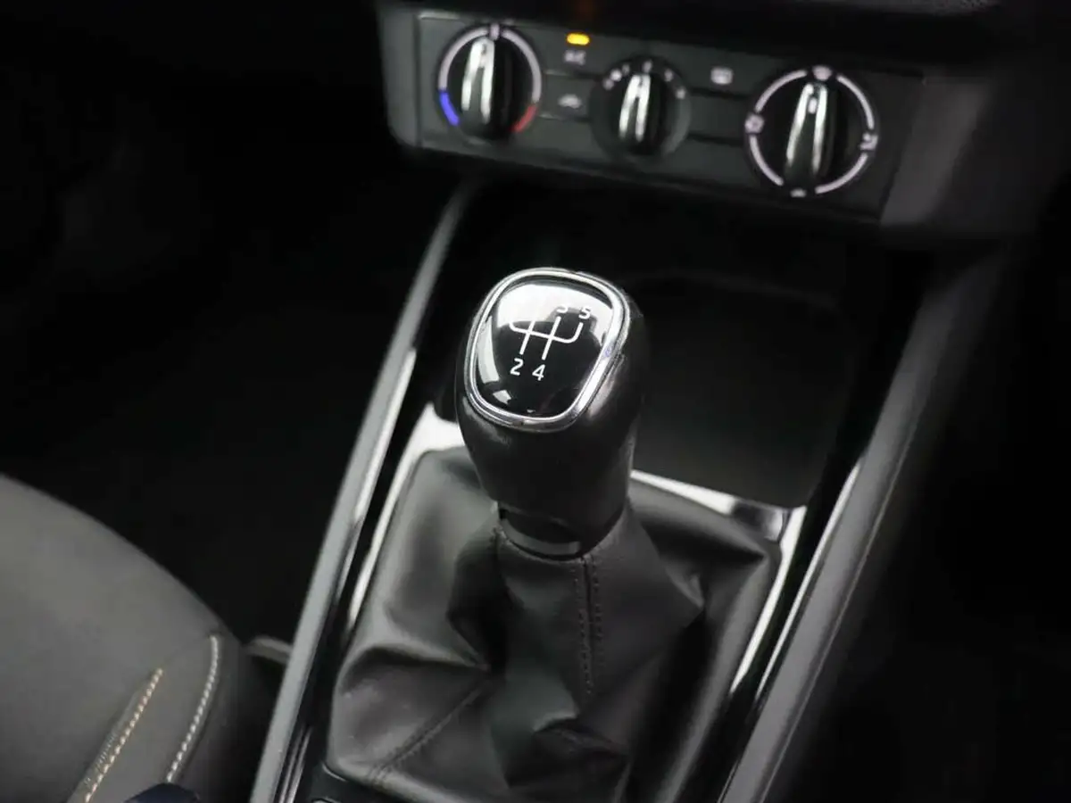 2022-skoda-kamiq-10-tsi-se-95ps-big-27