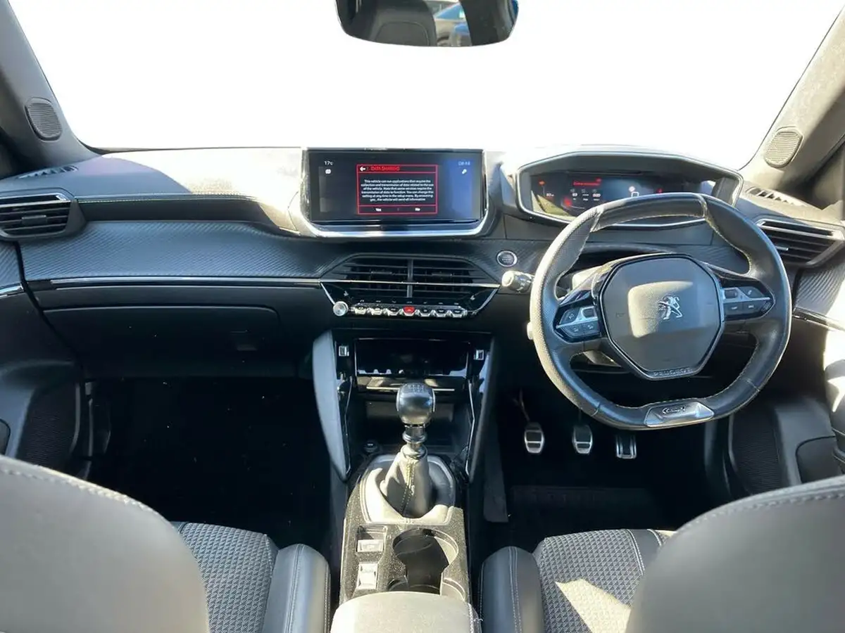 2020-peugeot-2008-suv-12-puretech-gt-line-big-9